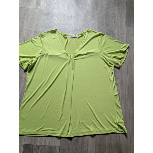 Susan Graver Lime Green Short Sleeve V-Neck Blouse 1X Lightweight Womens Top - Picture 3 of 7